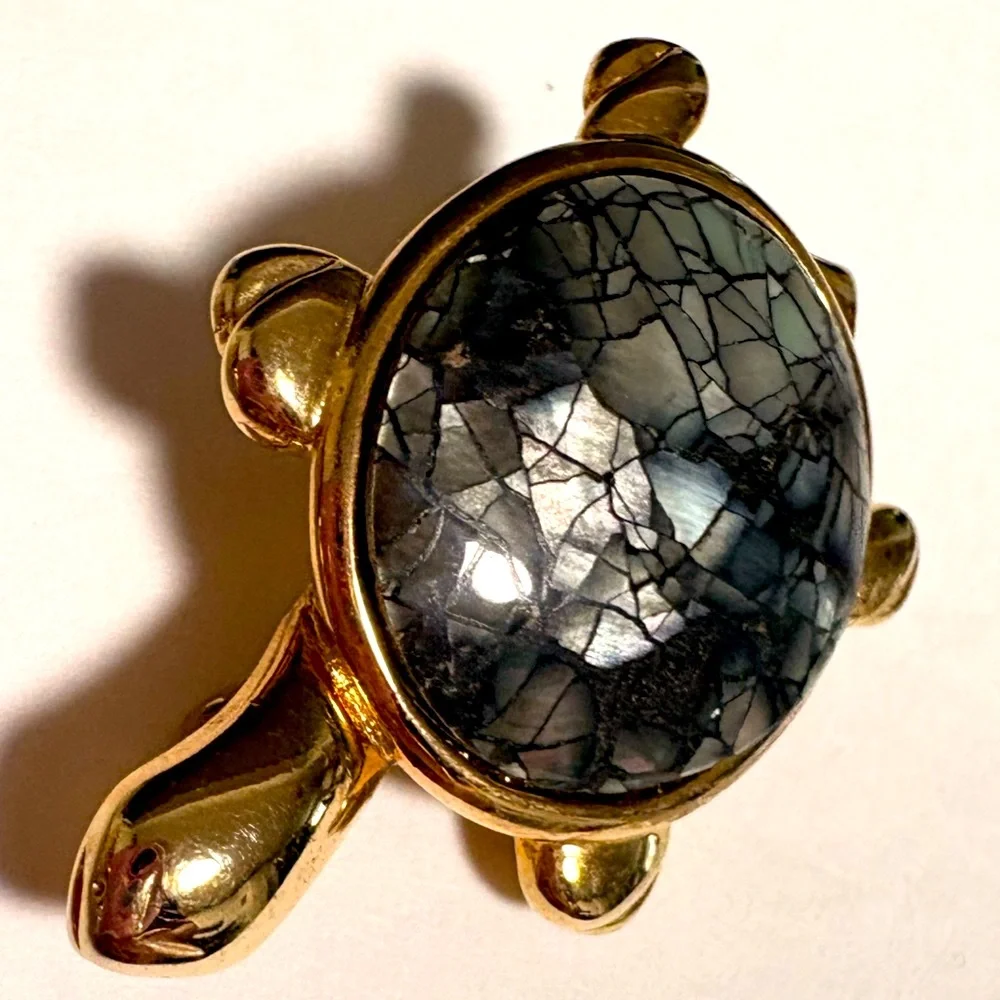 Lauren Conrad Gold tone vintage Turtle Brooch with shell mosaic mother of pearl